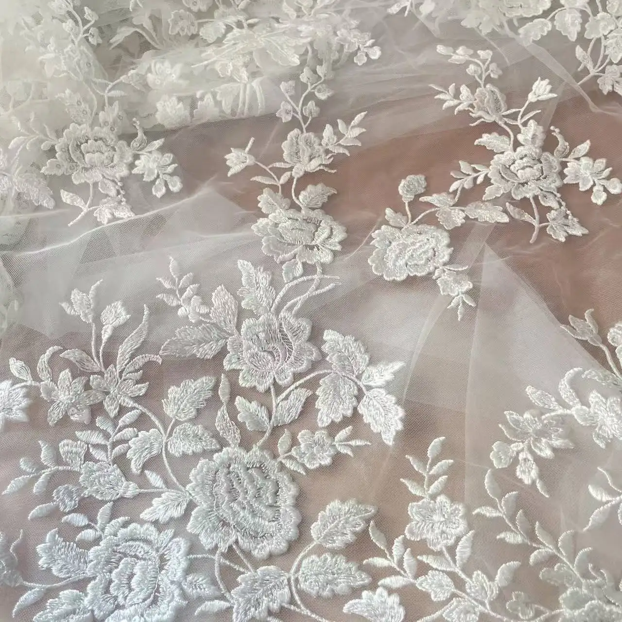 French Embroidered Lace Fabric - Wedding Dress Supply 评论和价格