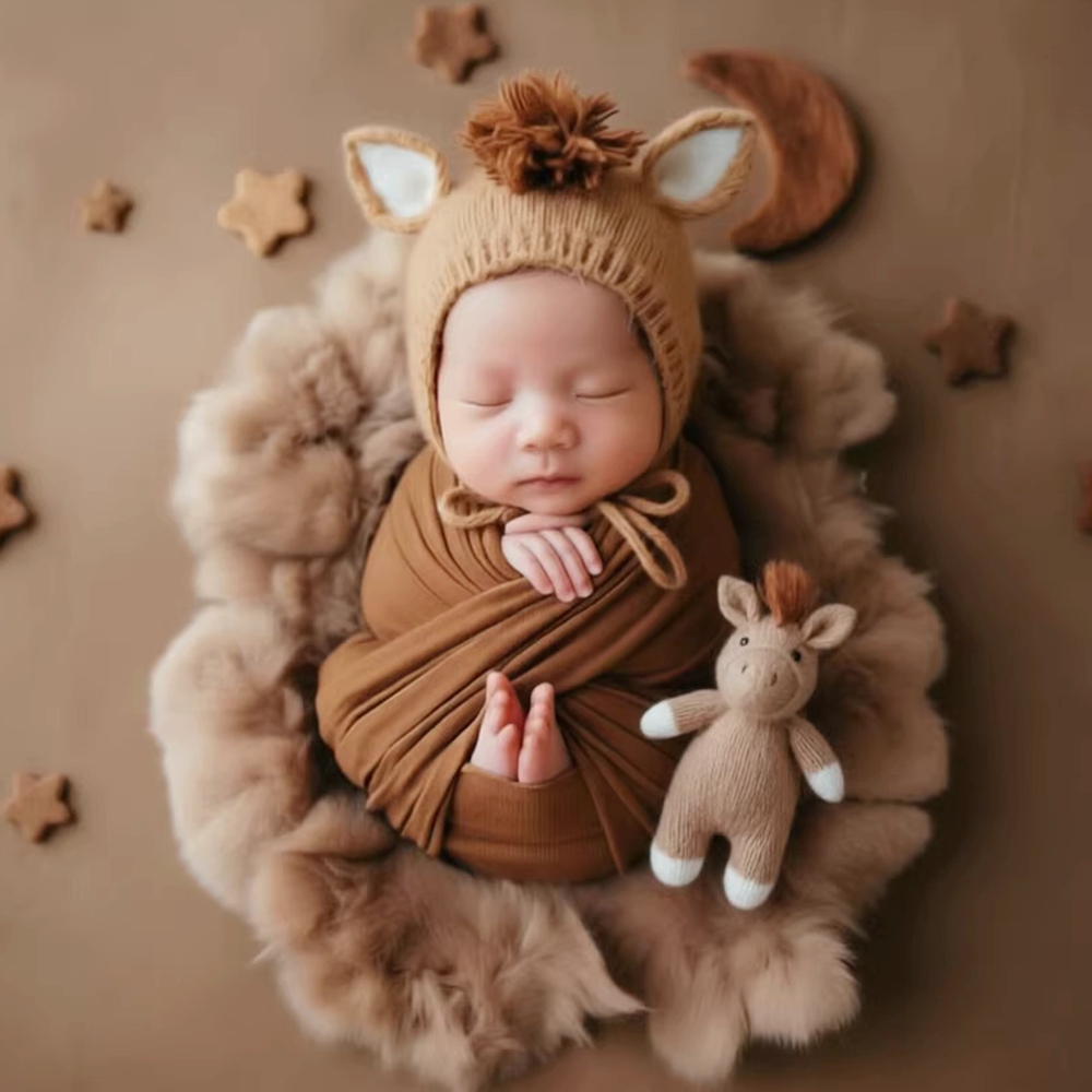 Knitted Horse Hat with Doll Ne - Photo Booth Prop 评论和价格